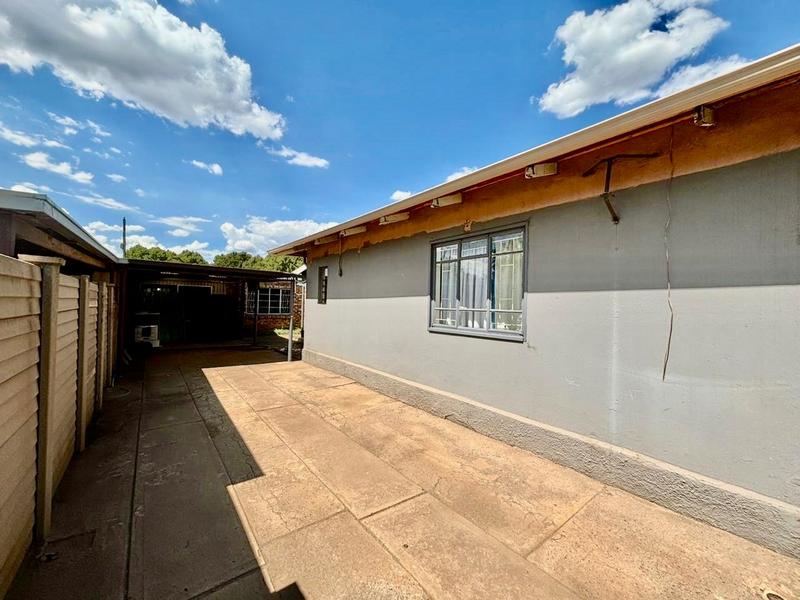 3 Bedroom Property for Sale in Vanderbijlpark CW 5 Gauteng