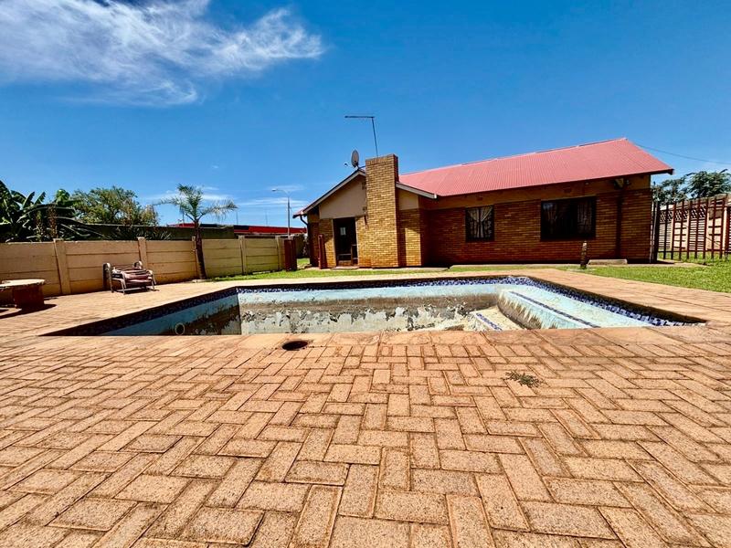 3 Bedroom Property for Sale in Vanderbijlpark Cw 6 Gauteng