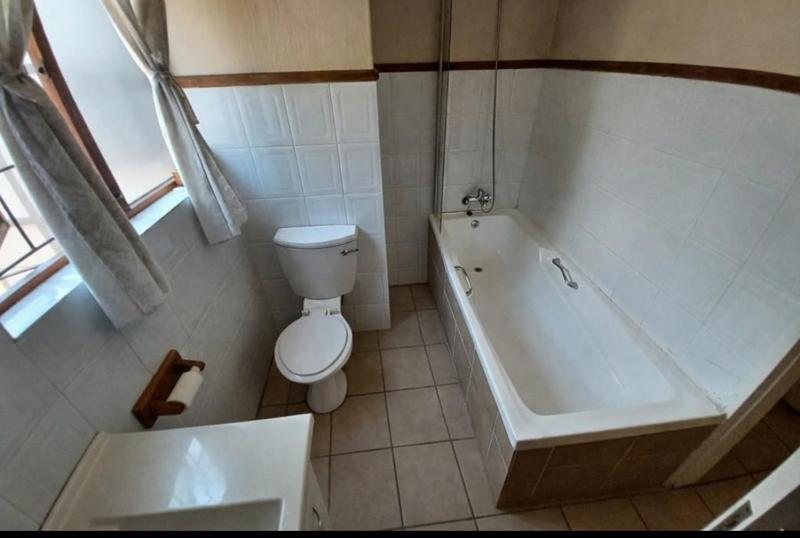 2 Bedroom Property for Sale in Sunninghill Gauteng
