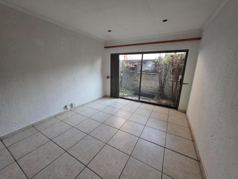 4 Bedroom Property for Sale in Sandhurst Gauteng