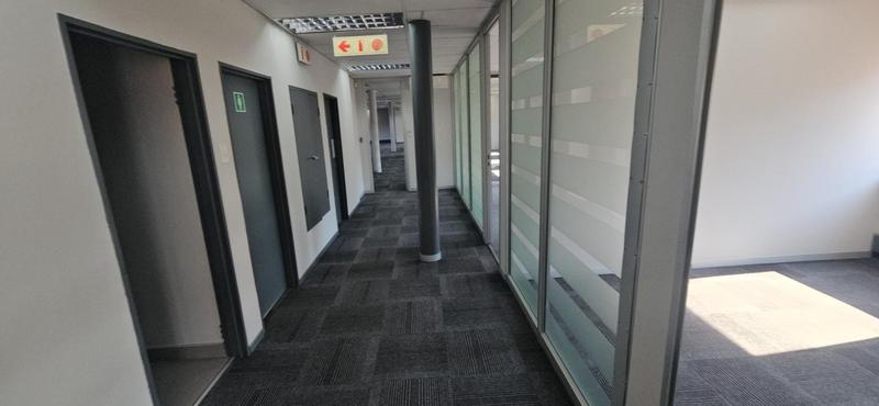 To Let Commercial Property for Rent in Vorna Valley Gauteng