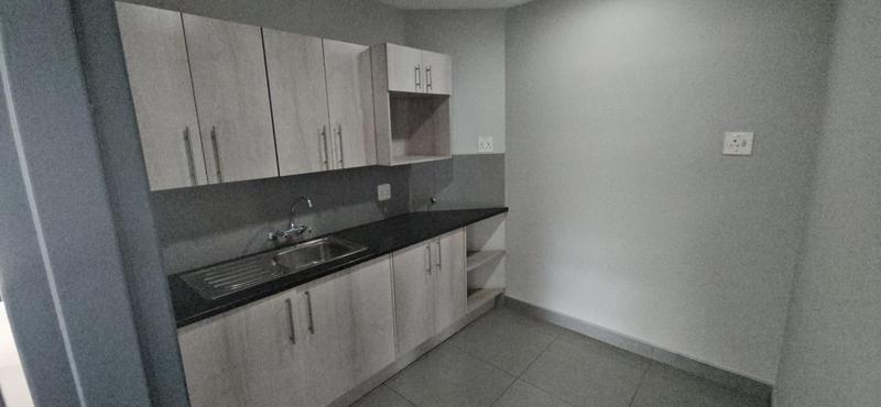 To Let Commercial Property for Rent in Vorna Valley Gauteng