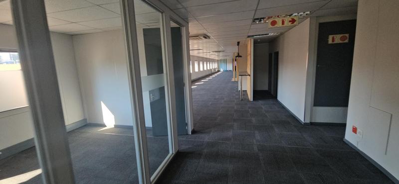 To Let Commercial Property for Rent in Vorna Valley Gauteng