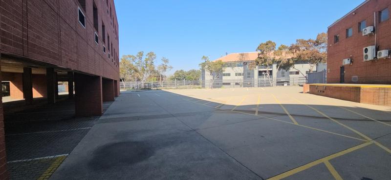 To Let Commercial Property for Rent in Vorna Valley Gauteng