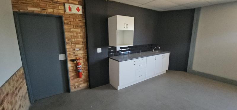 To Let Commercial Property for Rent in Vorna Valley Gauteng