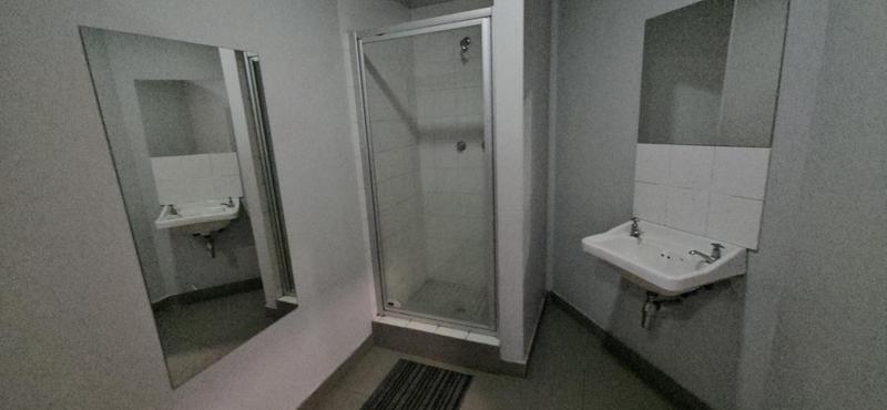 To Let Commercial Property for Rent in Vorna Valley Gauteng