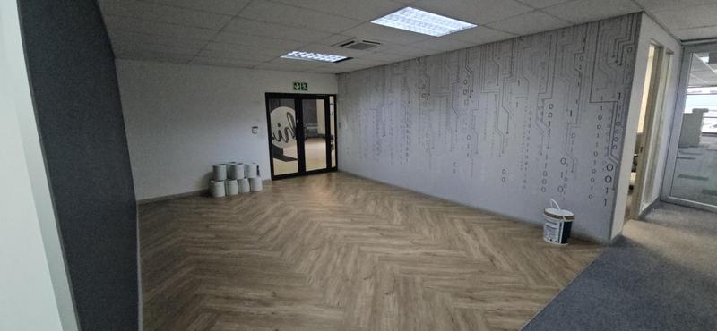 To Let Commercial Property for Rent in Midridge Park Gauteng