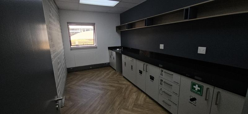 To Let Commercial Property for Rent in Midridge Park Gauteng
