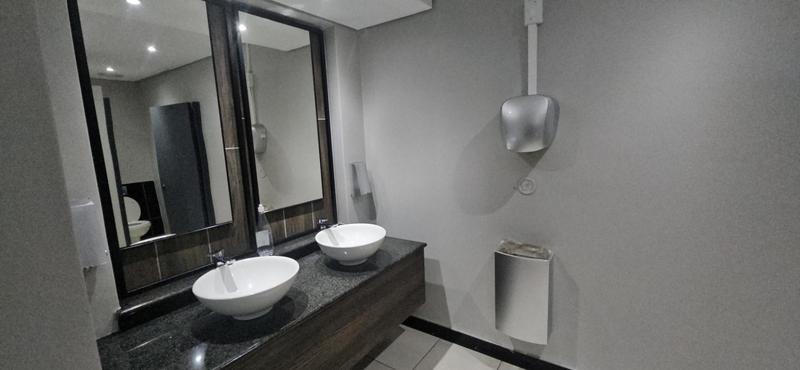 To Let Commercial Property for Rent in Midridge Park Gauteng