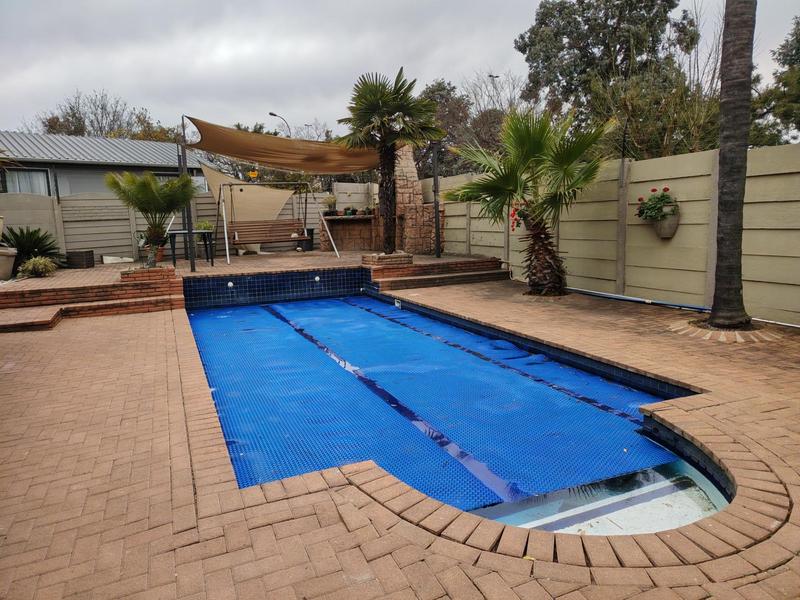 4 Bedroom Property for Sale in Rustivia Gauteng