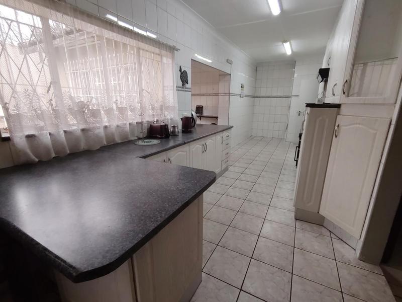4 Bedroom Property for Sale in Rustivia Gauteng