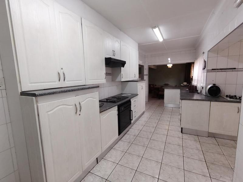 4 Bedroom Property for Sale in Rustivia Gauteng