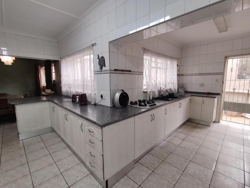 4 Bedroom Property for Sale in Rustivia Gauteng