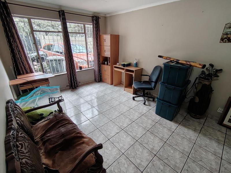 4 Bedroom Property for Sale in Rustivia Gauteng