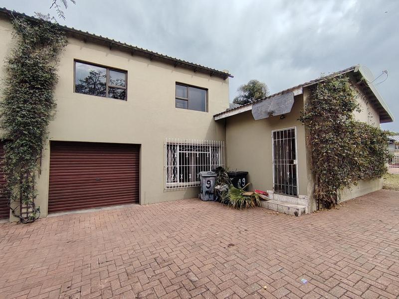 4 Bedroom Property for Sale in Rustivia Gauteng