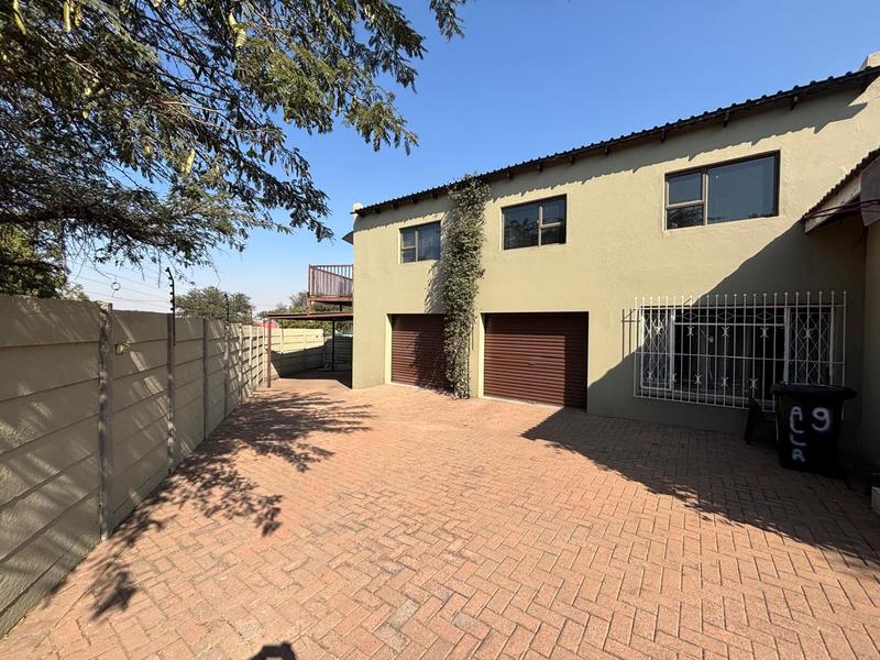 4 Bedroom Property for Sale in Rustivia Gauteng