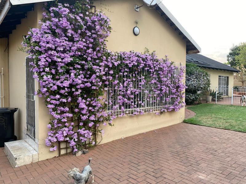 4 Bedroom Property for Sale in Rustivia Gauteng