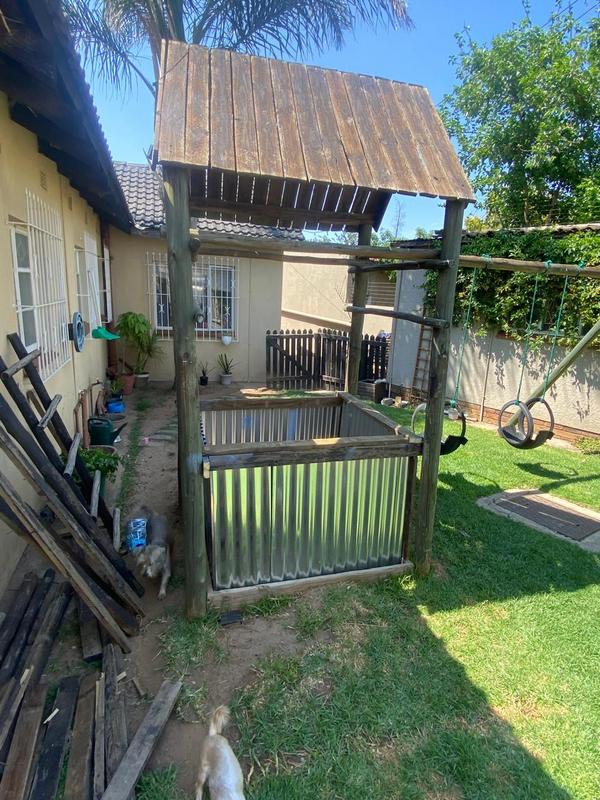 4 Bedroom Property for Sale in Rustivia Gauteng
