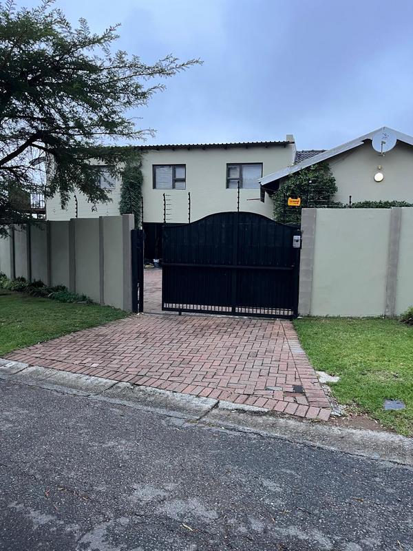 4 Bedroom Property for Sale in Rustivia Gauteng