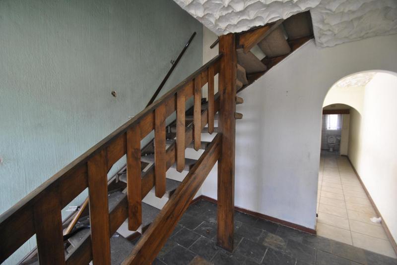 6 Bedroom Property for Sale in Regents Park Gauteng