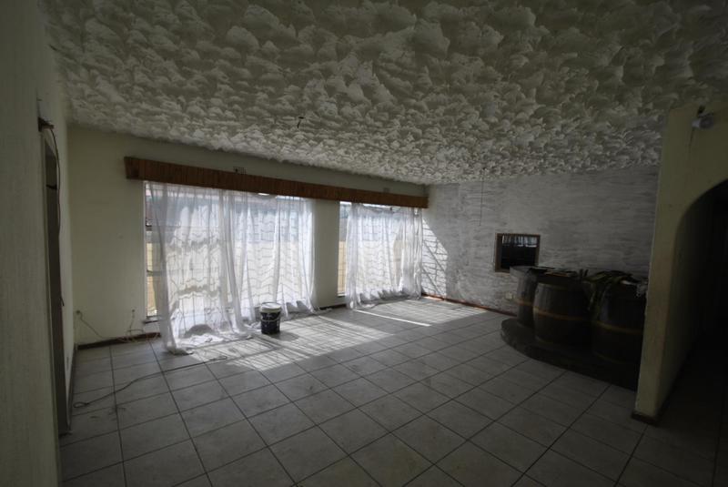 6 Bedroom Property for Sale in Regents Park Gauteng
