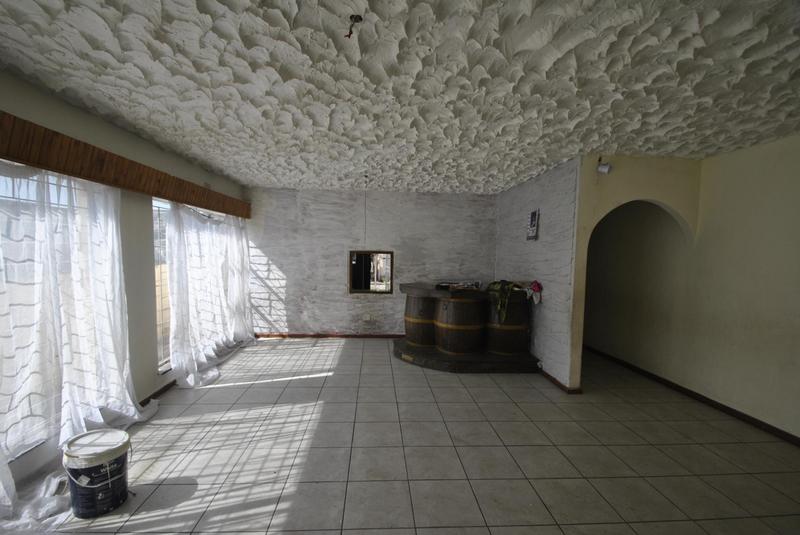6 Bedroom Property for Sale in Regents Park Gauteng