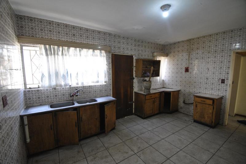 6 Bedroom Property for Sale in Regents Park Gauteng