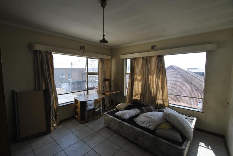 6 Bedroom Property for Sale in Regents Park Gauteng