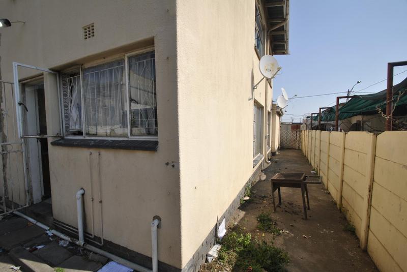 6 Bedroom Property for Sale in Regents Park Gauteng