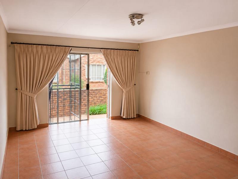 2 Bedroom Property for Sale in Eldoraigne Gauteng