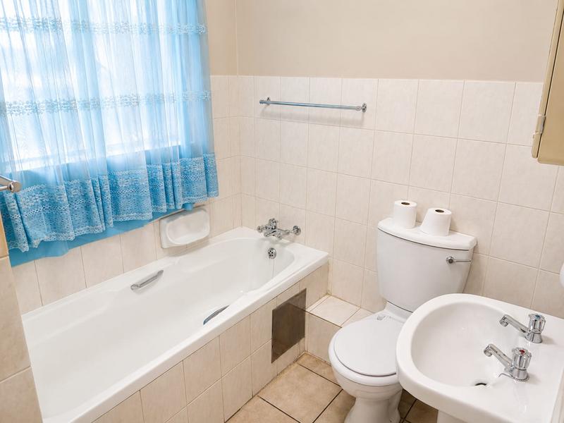 2 Bedroom Property for Sale in Eldoraigne Gauteng