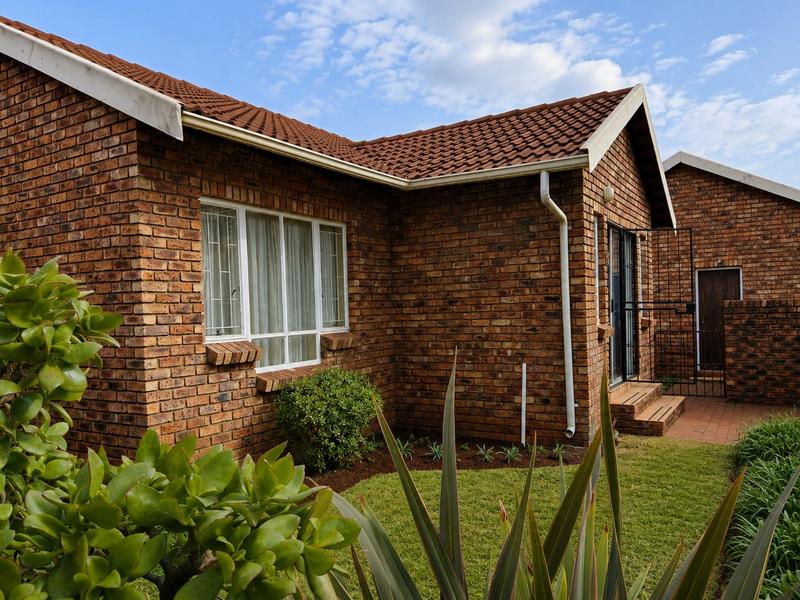 2 Bedroom Property for Sale in Eldoraigne Gauteng