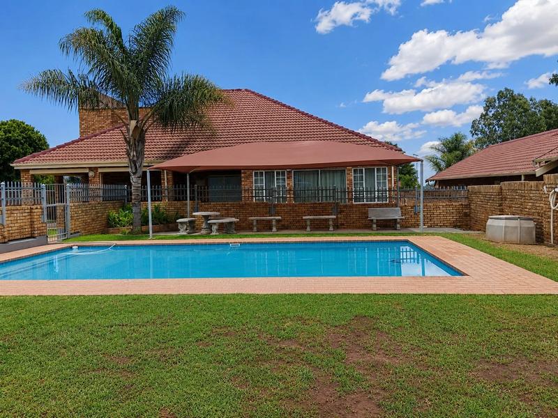 2 Bedroom Property for Sale in Eldoraigne Gauteng