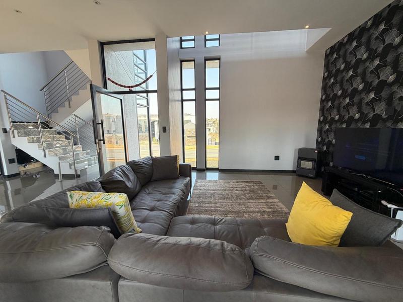 5 Bedroom Property for Sale in Blue Valley Golf Estate Gauteng