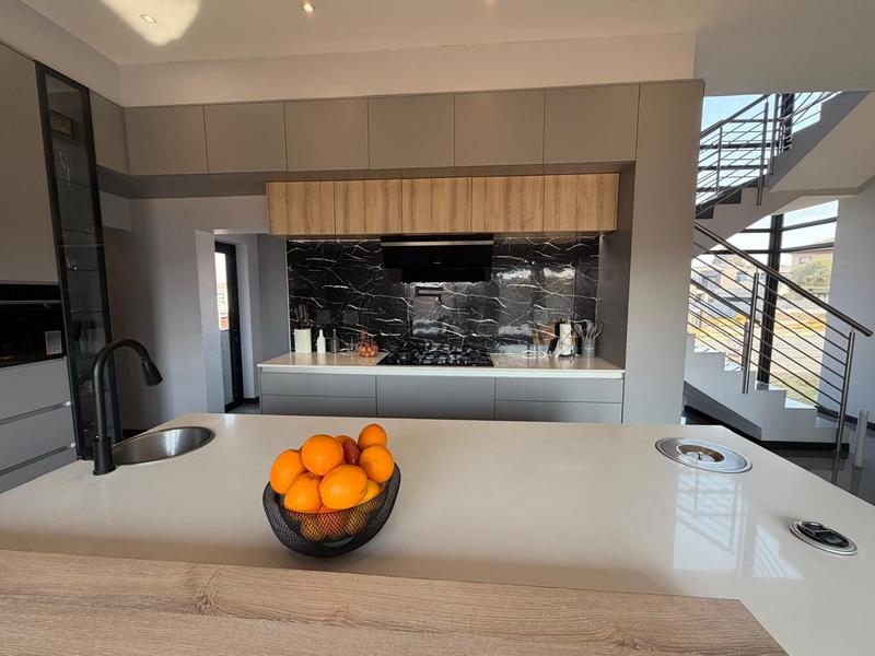 5 Bedroom Property for Sale in Blue Valley Golf Estate Gauteng
