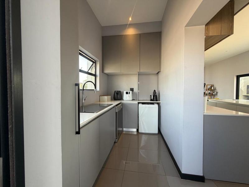 5 Bedroom Property for Sale in Blue Valley Golf Estate Gauteng