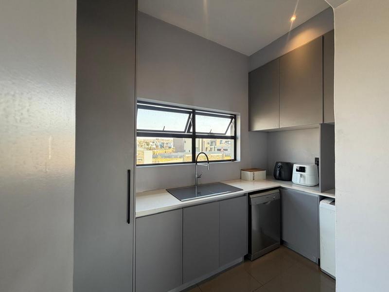 5 Bedroom Property for Sale in Blue Valley Golf Estate Gauteng
