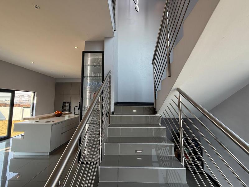 5 Bedroom Property for Sale in Blue Valley Golf Estate Gauteng