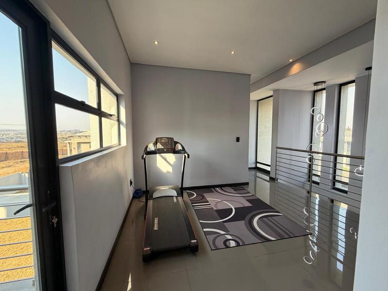 5 Bedroom Property for Sale in Blue Valley Golf Estate Gauteng
