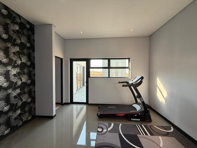 5 Bedroom Property for Sale in Blue Valley Golf Estate Gauteng