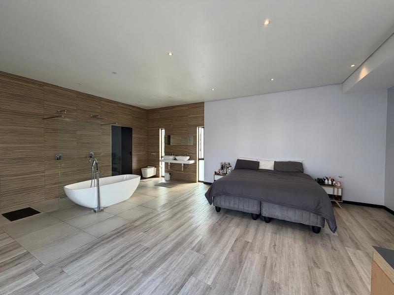 5 Bedroom Property for Sale in Blue Valley Golf Estate Gauteng
