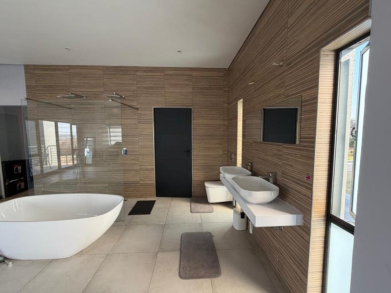 5 Bedroom Property for Sale in Blue Valley Golf Estate Gauteng