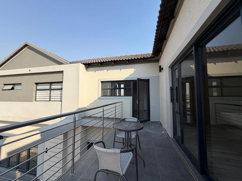 5 Bedroom Property for Sale in Blue Valley Golf Estate Gauteng