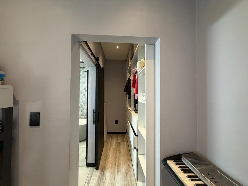 5 Bedroom Property for Sale in Blue Valley Golf Estate Gauteng