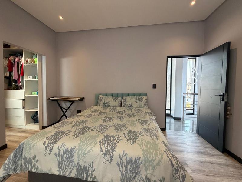 5 Bedroom Property for Sale in Blue Valley Golf Estate Gauteng