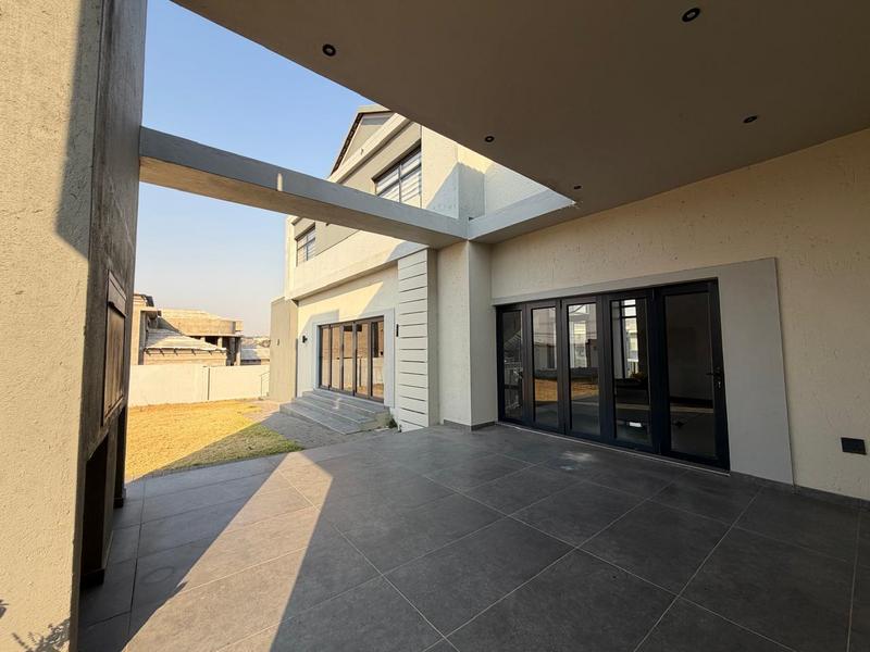 5 Bedroom Property for Sale in Blue Valley Golf Estate Gauteng