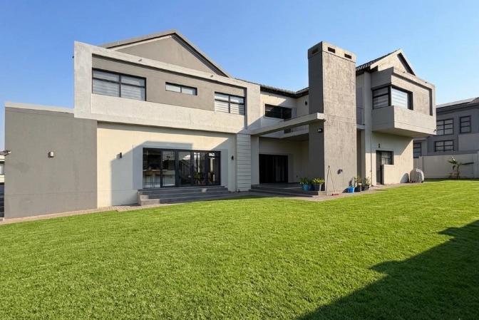 5 Bedroom Property for Sale in Blue Valley Golf Estate Gauteng