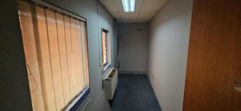 To Let Commercial Property for Rent in Randjespark Gauteng