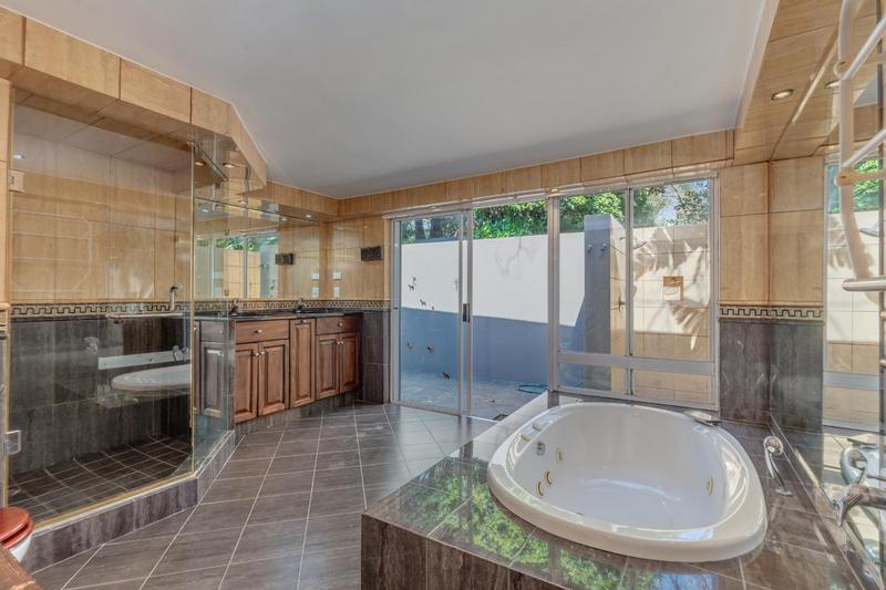 4 Bedroom Property for Sale in Fourways Gardens Gauteng
