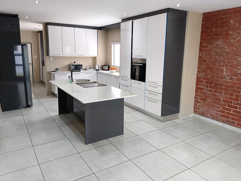 4 Bedroom Property for Sale in Midstream Ridge Gauteng